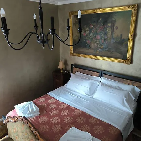Le Piante Di Casa Samar Oda ve Kahvaltı *